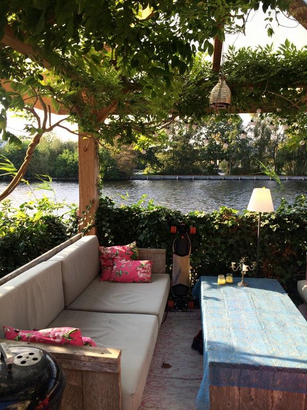 Embedded image permalink